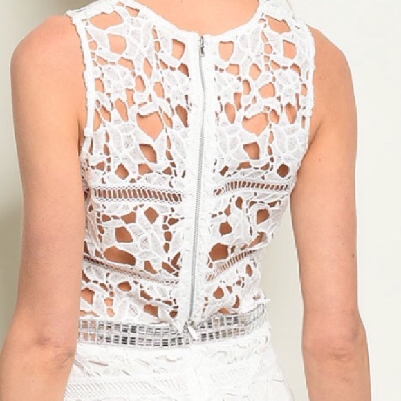 ❌DONATED❌White Crochet 2 Piece Sparkle Gem Detail Skirt Set - Picture 4 of 17